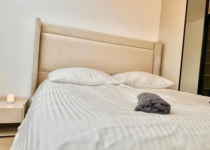 Luxury Stylish Apartment With Balcony & Free Parking Viena