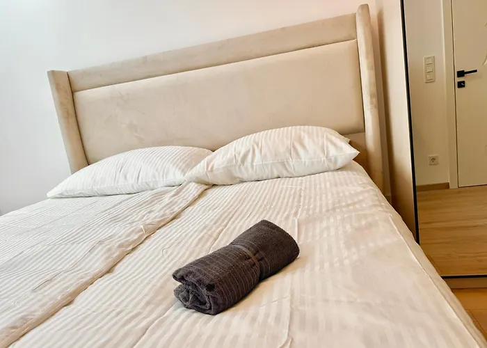 Luxury Stylish Apartment With Balcony & Free Parking Apartamento *
