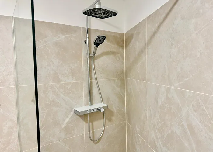 Luxury Stylish Apartment With Balcony & Free Parking * Viena