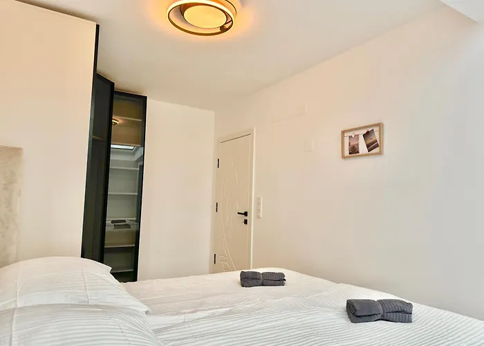 Apartamento Luxury Stylish Apartment With Balcony & Free Parking *