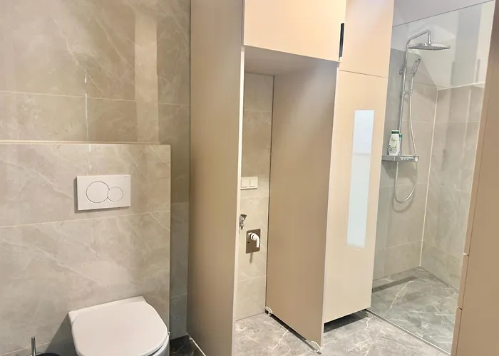 Apartamento Luxury Stylish Apartment With Balcony & Free Parking *