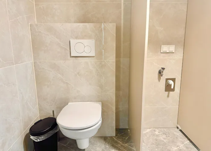 Luxury Stylish Apartment With Balcony & Free Parking Apartamento Viena