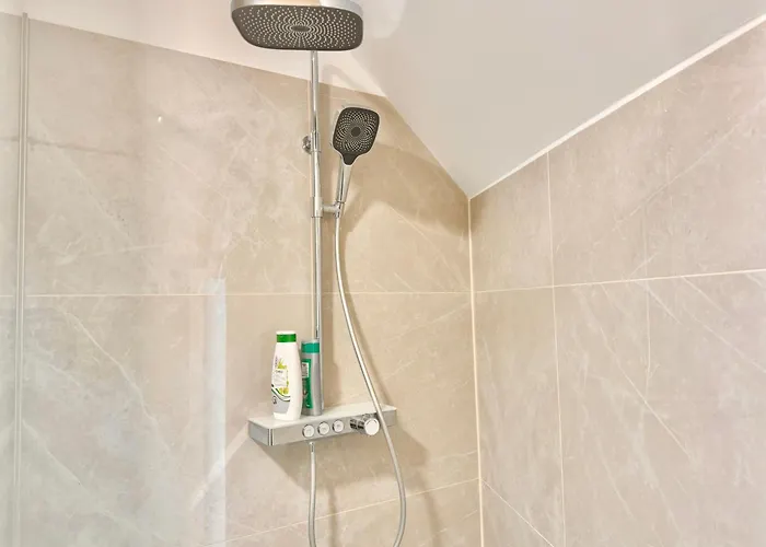 Apartamento Luxury Stylish Apartment With Balcony & Free Parking *