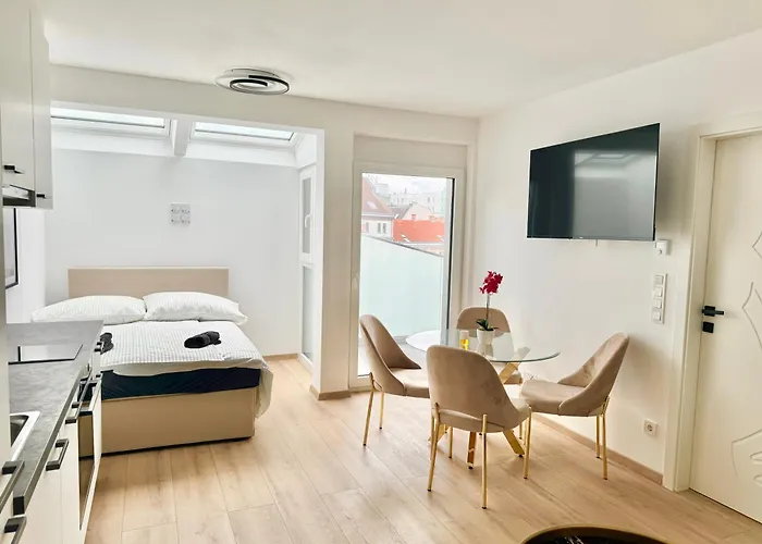 Luxury Stylish Apartment With Balcony & Free Parking Apartamento *